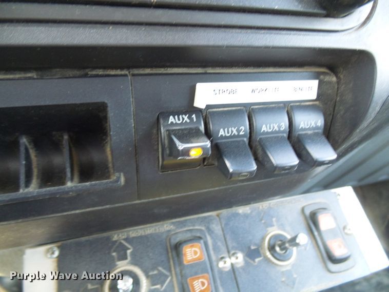 image for item DG2015 2011 Ford F550 Super Duty  bucket truck