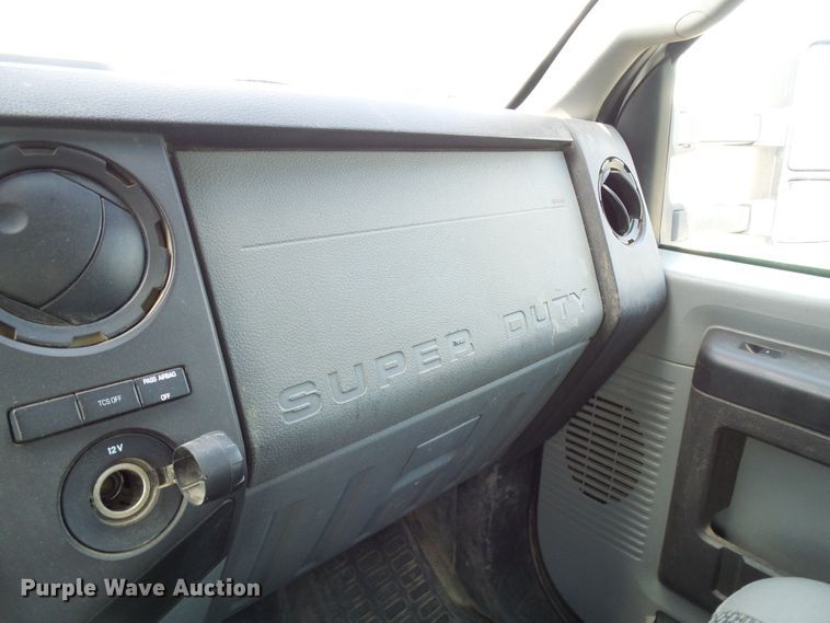 image for item DG2015 2011 Ford F550 Super Duty  bucket truck