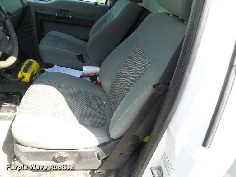 image for item DG2015 2011 Ford F550 Super Duty  bucket truck