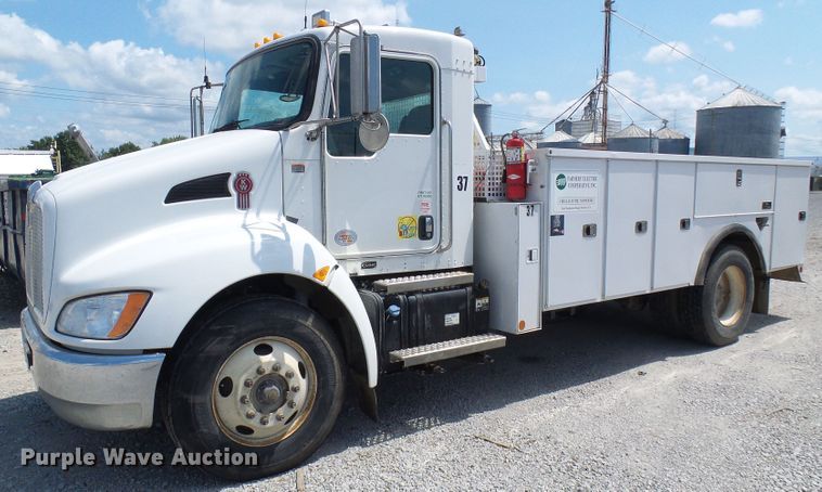 image for item DG2016 2011 Kenworth T370  utility truck