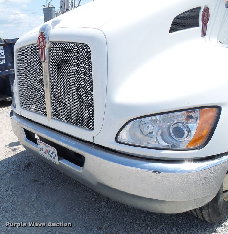 image for item DG2016 2011 Kenworth T370  utility truck