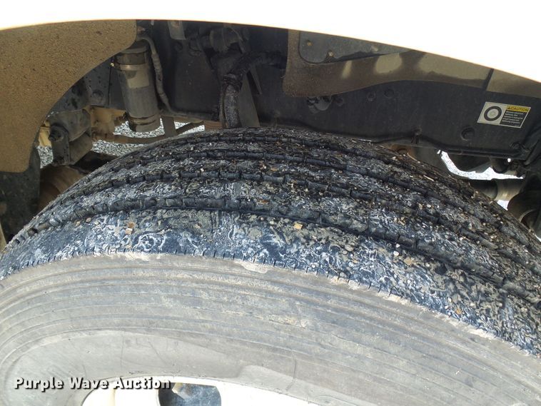 image for item DG2016 2011 Kenworth T370  utility truck