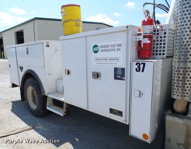 image for item DG2016 2011 Kenworth T370  utility truck