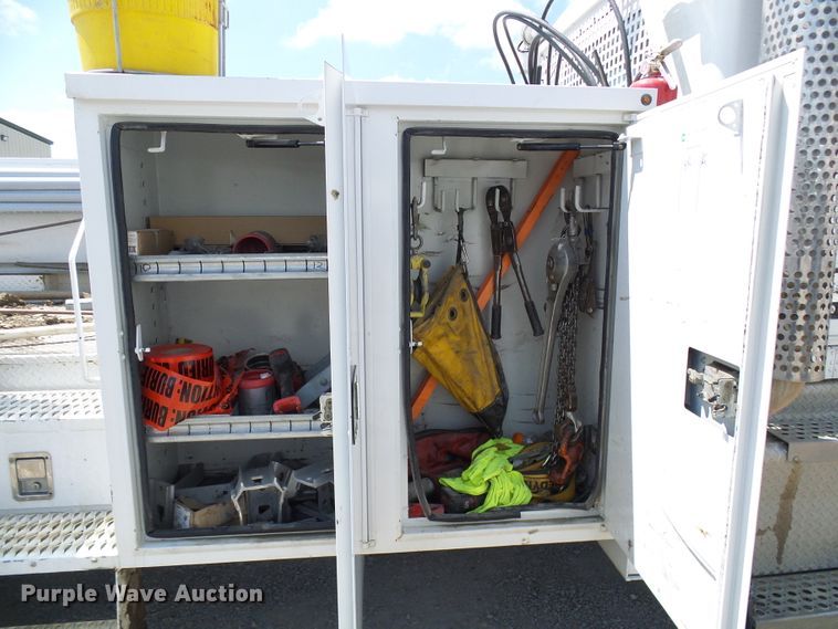 image for item DG2016 2011 Kenworth T370  utility truck