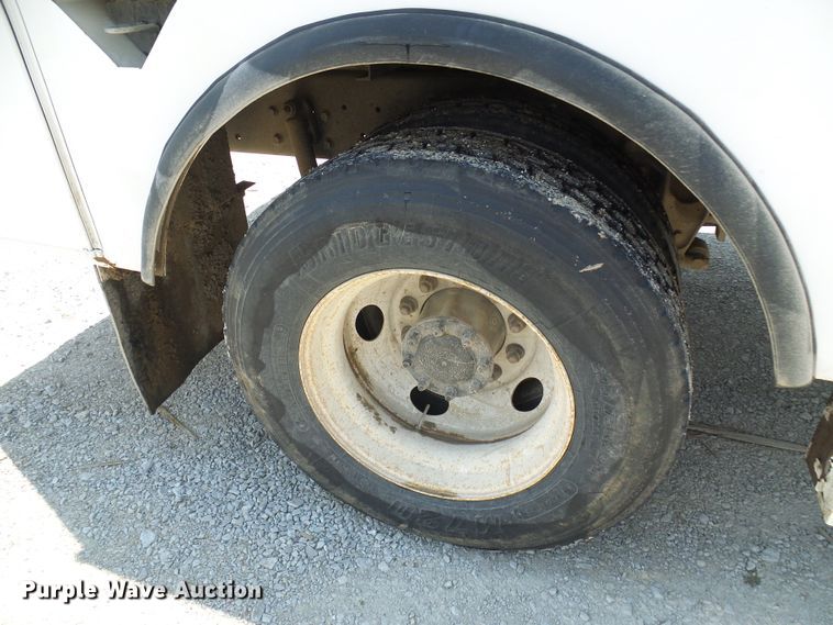 image for item DG2016 2011 Kenworth T370  utility truck