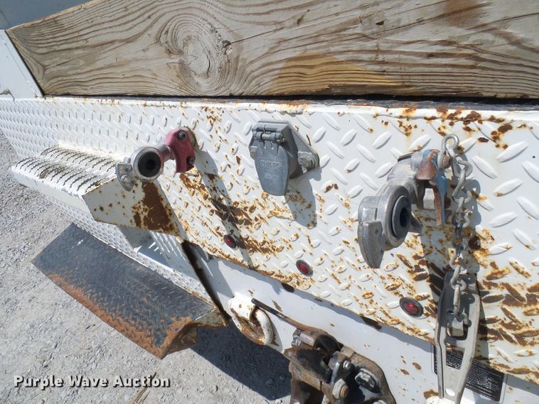 image for item DG2016 2011 Kenworth T370  utility truck