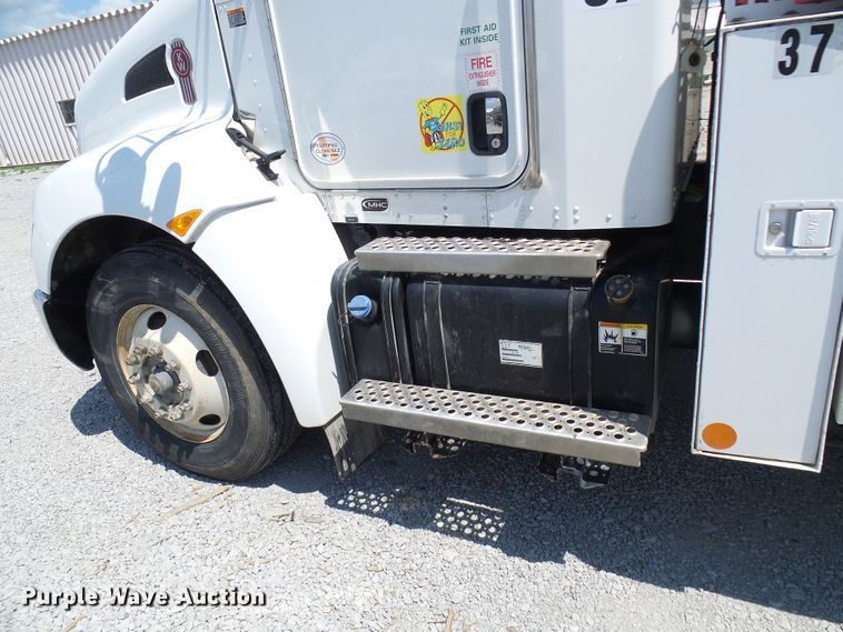 image for item DG2016 2011 Kenworth T370  utility truck