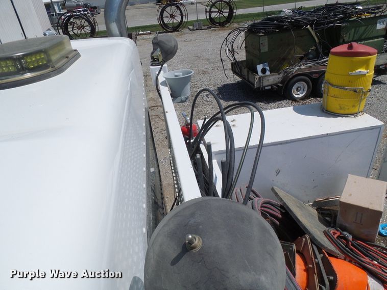 image for item DG2016 2011 Kenworth T370  utility truck