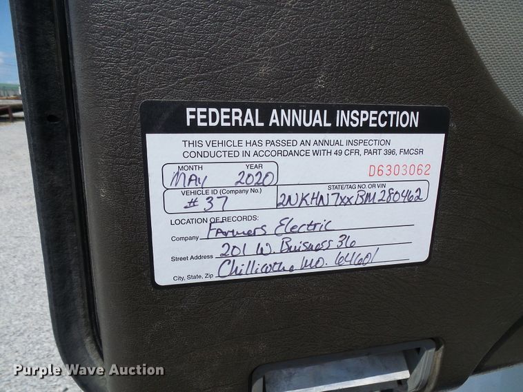 image for item DG2016 2011 Kenworth T370  utility truck