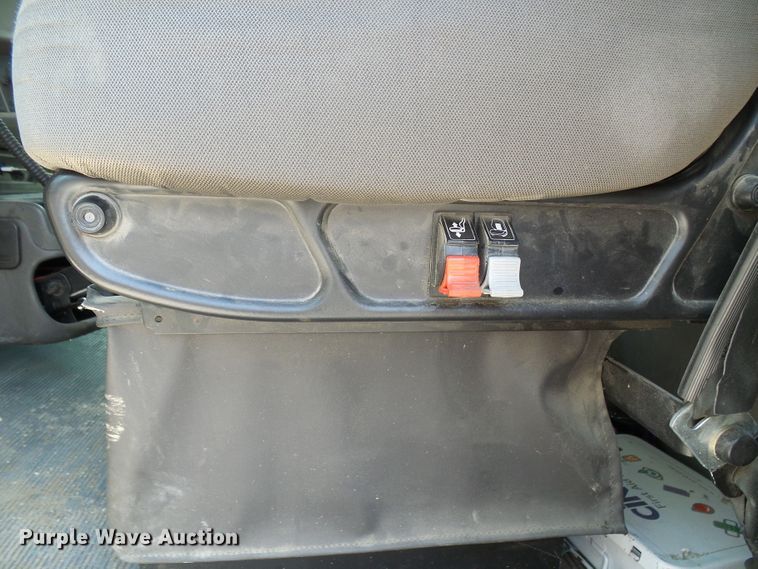 image for item DG2016 2011 Kenworth T370  utility truck