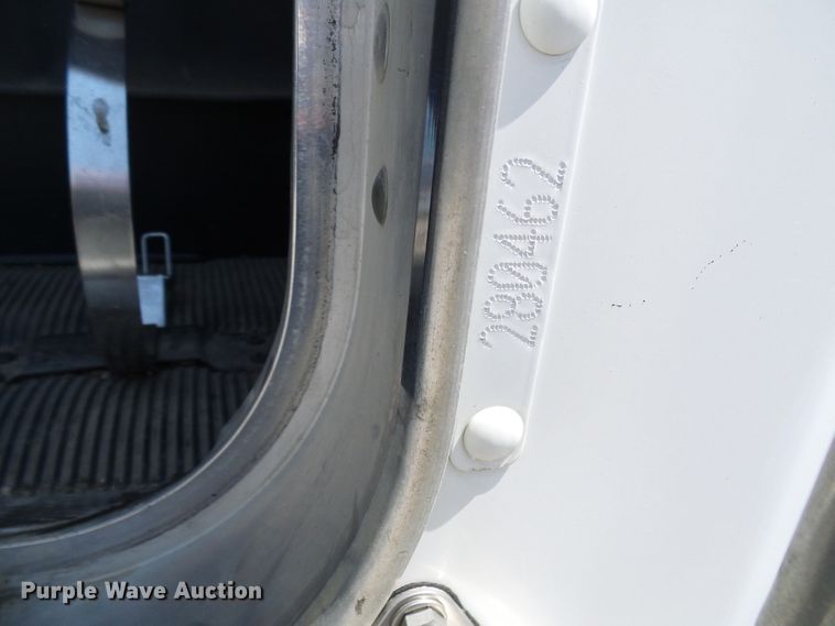 image for item DG2016 2011 Kenworth T370  utility truck