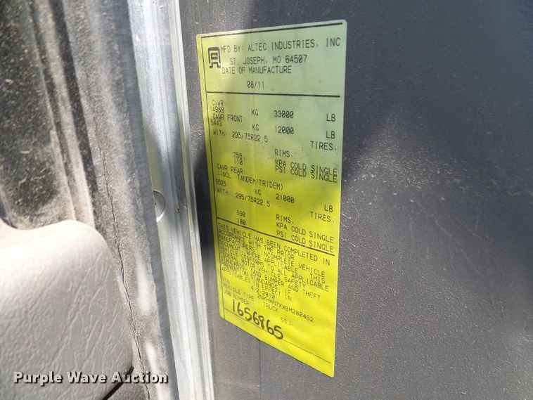 image for item DG2016 2011 Kenworth T370  utility truck