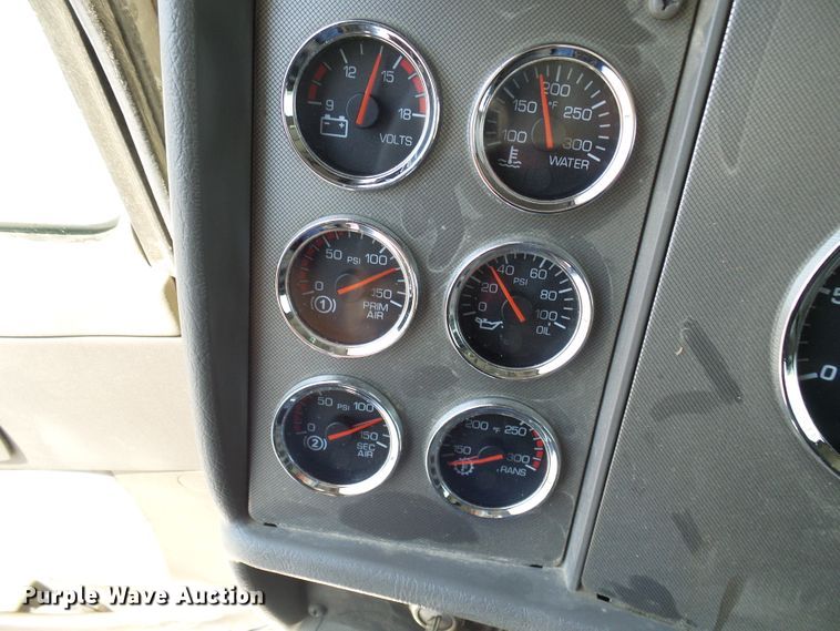 image for item DG2016 2011 Kenworth T370  utility truck