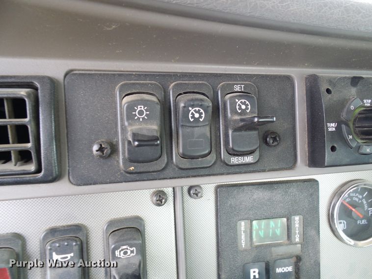 image for item DG2016 2011 Kenworth T370  utility truck