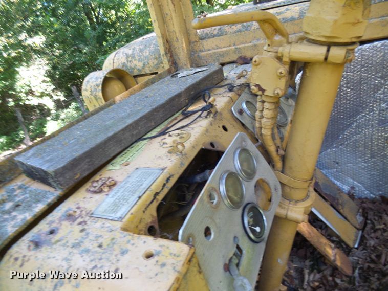 image for item DG2027 Caterpillar 627A  conventional scraper