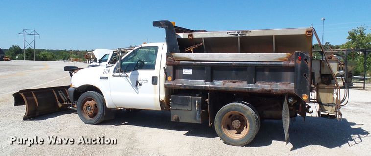 image for item DG2037 2003 Ford F550 Super Duty  dump truck