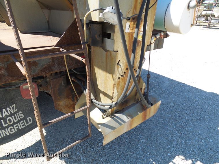 image for item DG2037 2003 Ford F550 Super Duty  dump truck