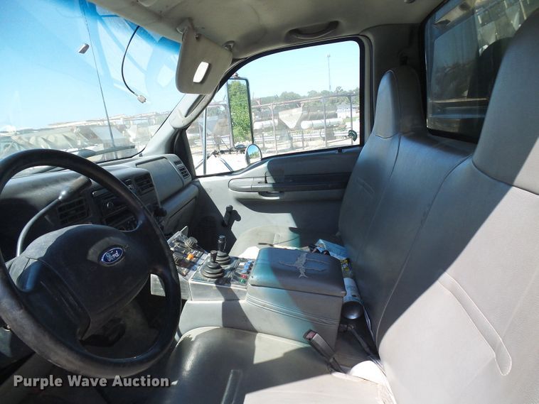 image for item DG2037 2003 Ford F550 Super Duty  dump truck