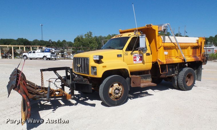 image for item DG2039 2002 Chevrolet C8500  dump truck