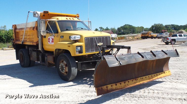 image for item DG2039 2002 Chevrolet C8500  dump truck