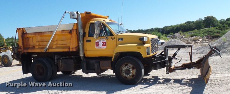 image for item DG2039 2002 Chevrolet C8500  dump truck