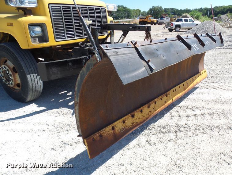 image for item DG2039 2002 Chevrolet C8500  dump truck