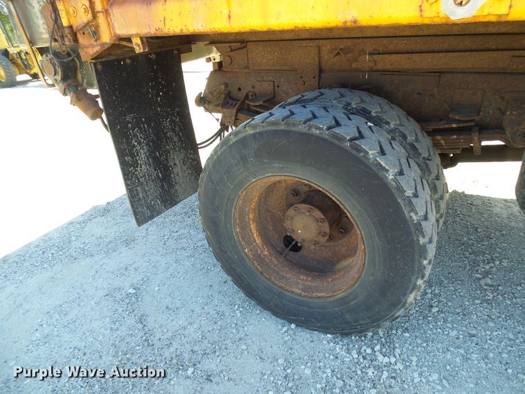 image for item DG2039 2002 Chevrolet C8500  dump truck