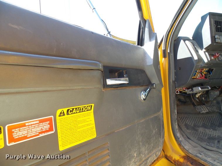 image for item DG2039 2002 Chevrolet C8500  dump truck