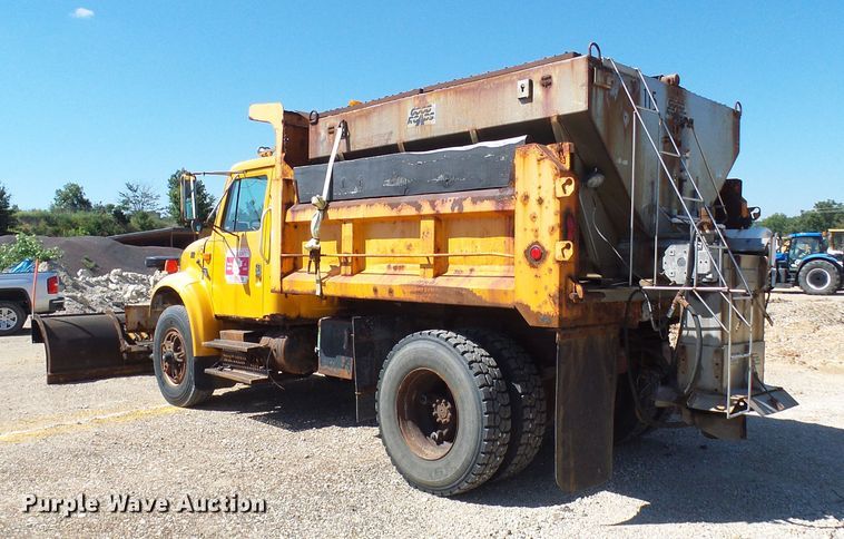image for item DG2040 1996 International 4900  dump truck