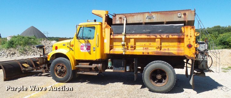 image for item DG2040 1996 International 4900  dump truck
