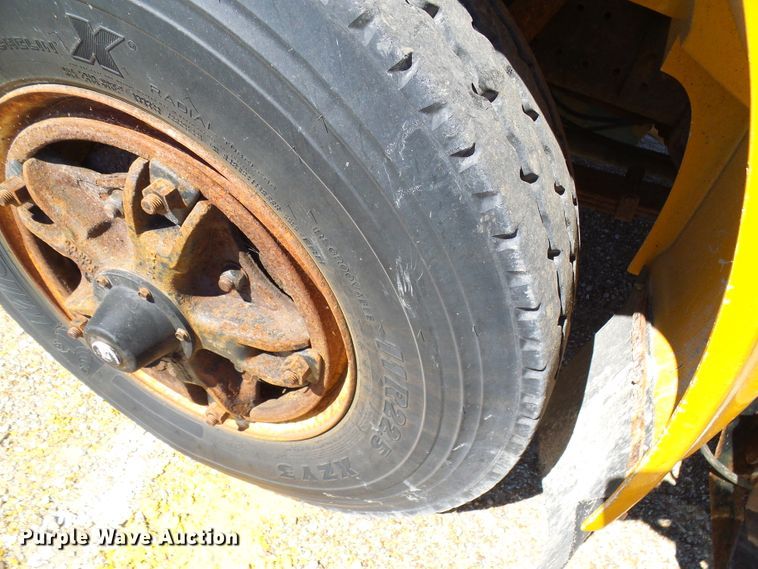 image for item DG2040 1996 International 4900  dump truck