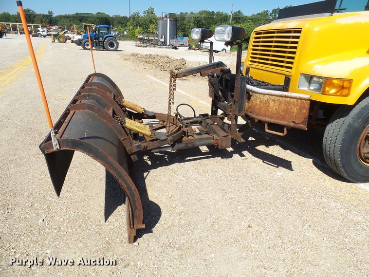 image for item DG2040 1996 International 4900  dump truck