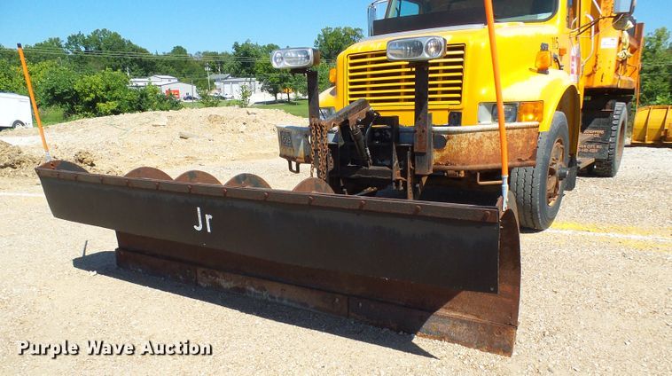 image for item DG2040 1996 International 4900  dump truck