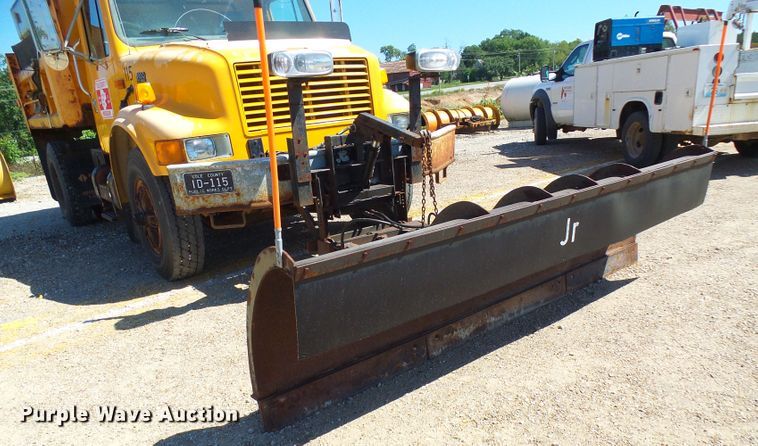 image for item DG2040 1996 International 4900  dump truck