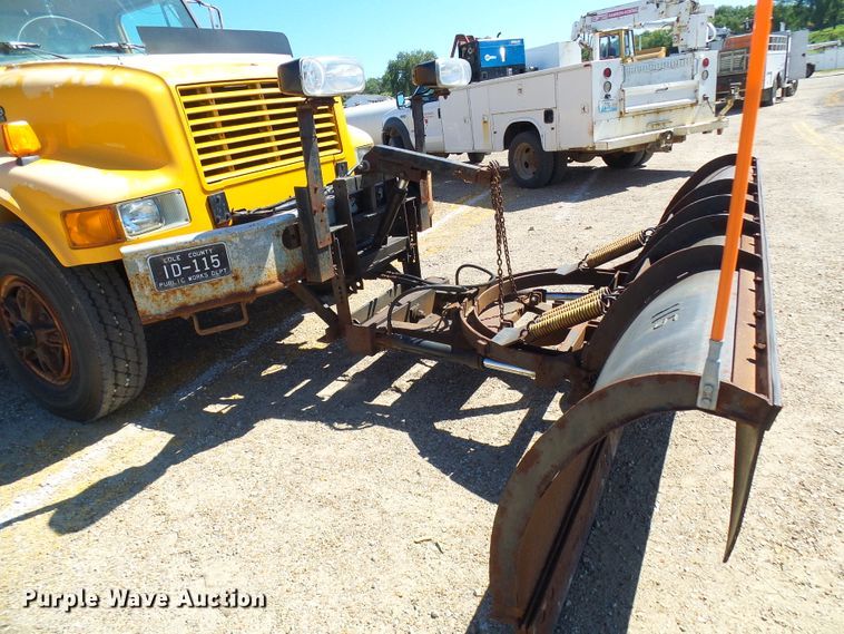 image for item DG2040 1996 International 4900  dump truck