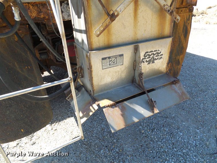 image for item DG2040 1996 International 4900  dump truck