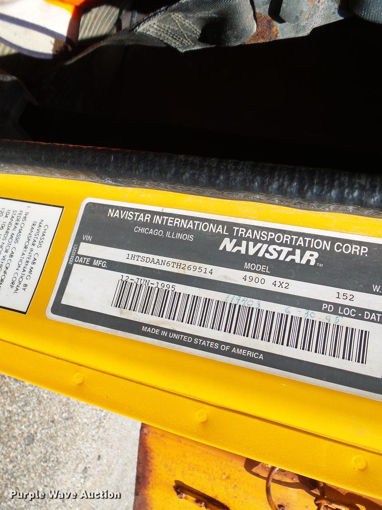 image for item DG2040 1996 International 4900  dump truck