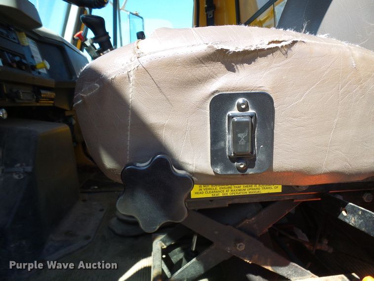 image for item DG2040 1996 International 4900  dump truck