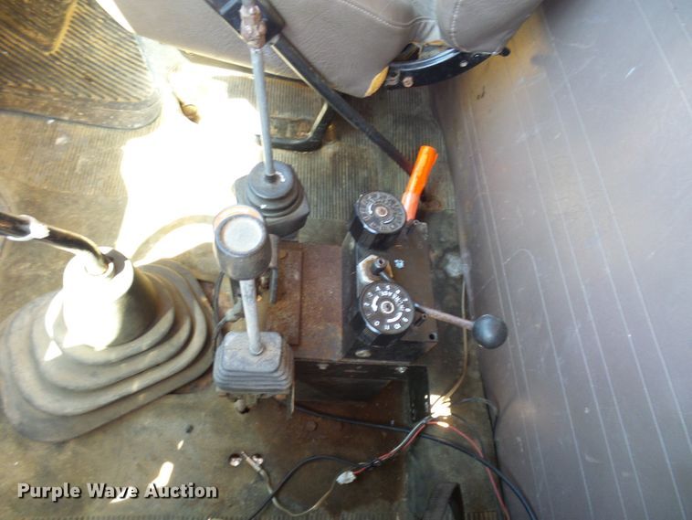 image for item DG2040 1996 International 4900  dump truck