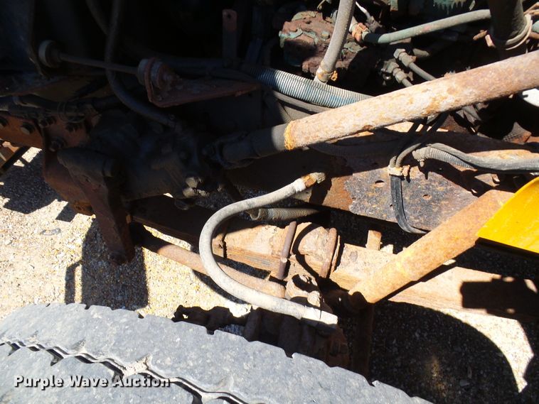 image for item DG2040 1996 International 4900  dump truck