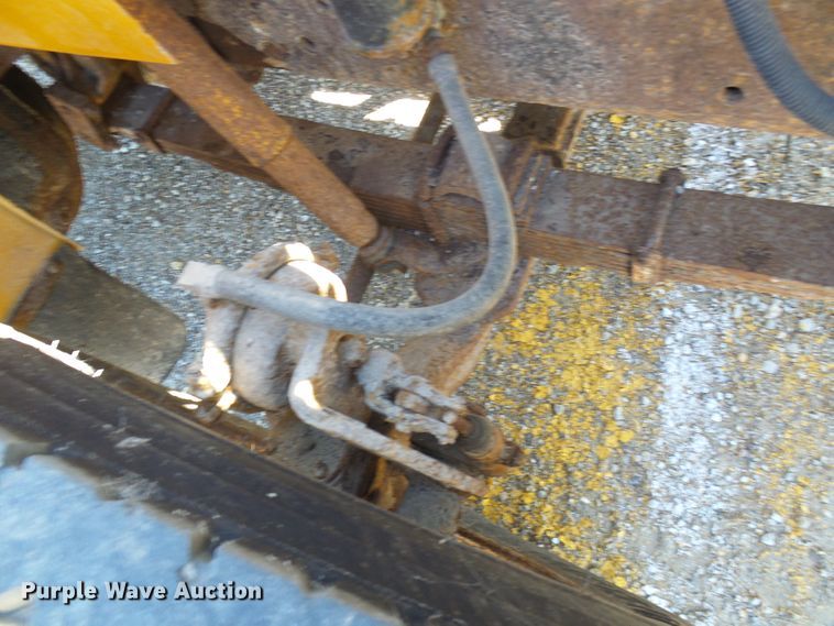 image for item DG2040 1996 International 4900  dump truck