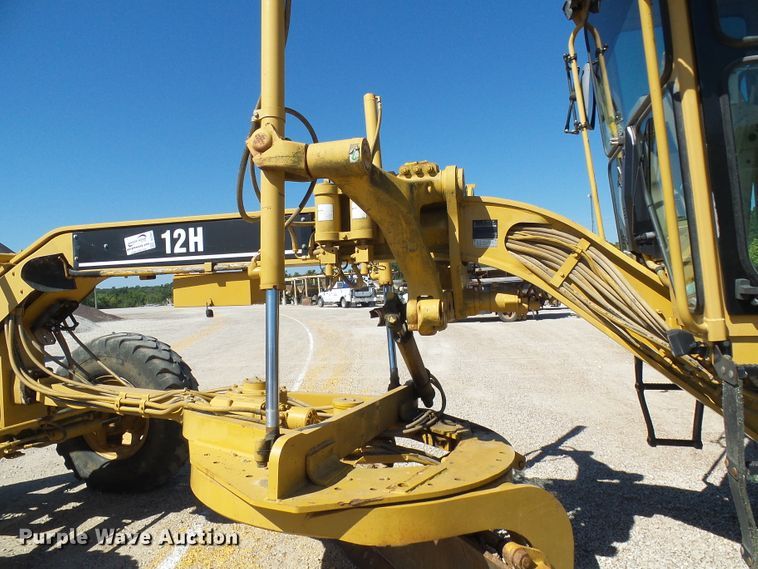 image for item DG2041 2006 Caterpillar 12H  motor grader