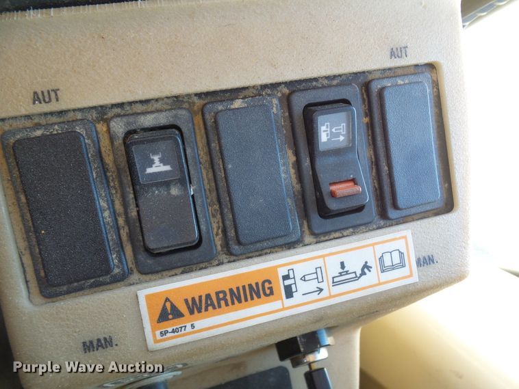 image for item DG2041 2006 Caterpillar 12H  motor grader