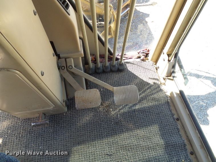 image for item DG2041 2006 Caterpillar 12H  motor grader