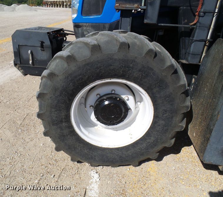 image for item DG2042 New Holland TS115A  tractor