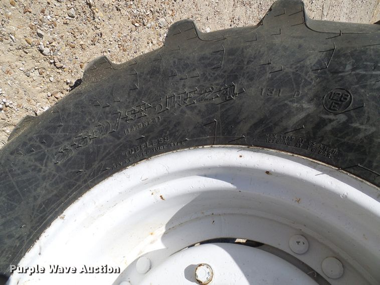 image for item DG2042 New Holland TS115A  tractor