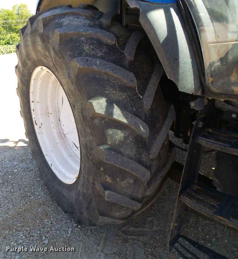 image for item DG2042 New Holland TS115A  tractor