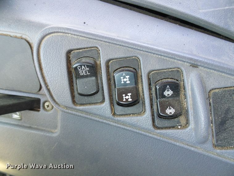 image for item DG2042 New Holland TS115A  tractor