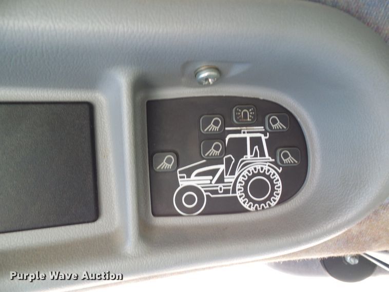 image for item DG2042 New Holland TS115A  tractor