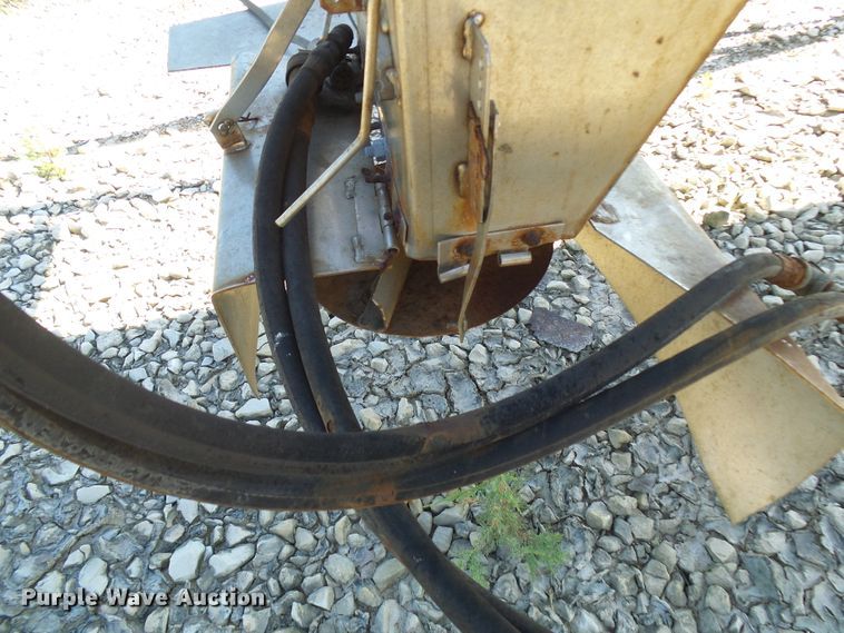 image for item DG2044 Henderson spreader